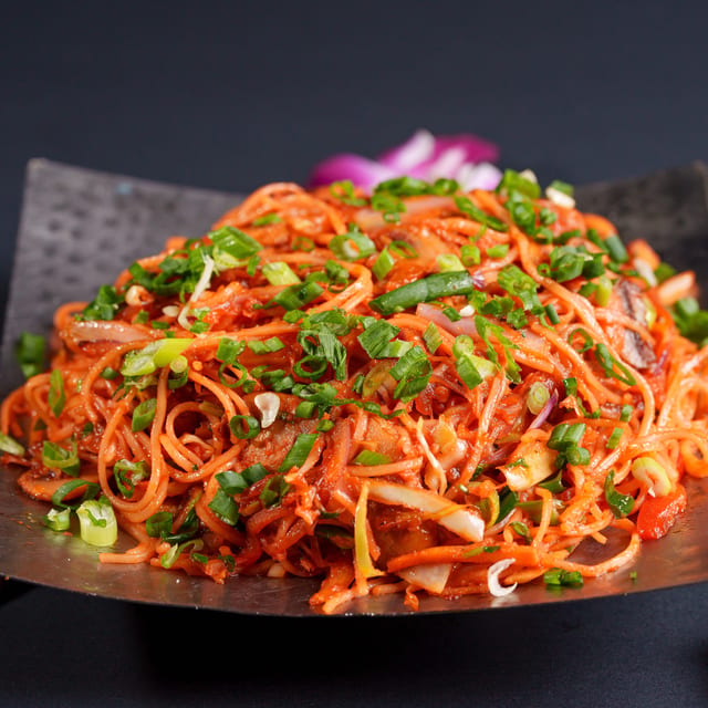 Mushroom Schezwan Noodles.